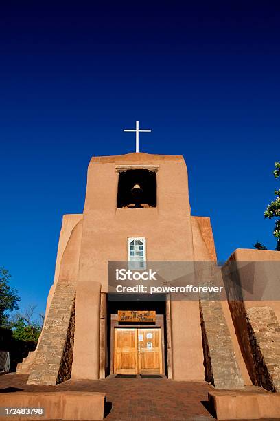 Misión De San Miguel Y Santa Fe Nuevo México Foto de stock y más banco de imágenes de Adobe - Adobe, Aire libre, Arquitectura