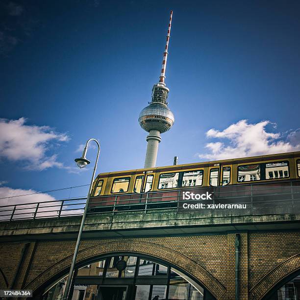 Zug In Berlin Stockfoto und mehr Bilder von Architektur - Architektur, Außenaufnahme von Gebäuden, Bauwerk