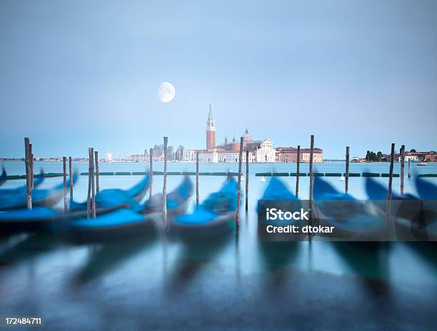 Noche De Luna En Venecia Foto de stock y más banco de imágenes de Luna llena - Luna llena, Agua, Aire libre