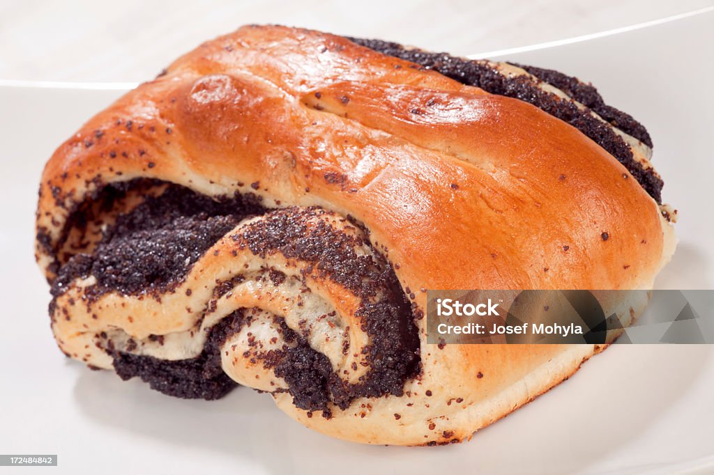 Dolce Papavero roll - Foto stock royalty-free di Brioche - Dolci