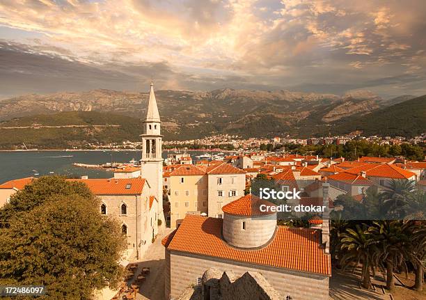 Budva Widok Na Miasto W Czarnogórze - zdjęcia stockowe i więcej obrazów Architektura - Architektura, Bez ludzi, Budva