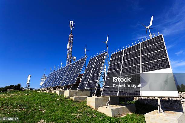 Erneuerbare Energy Stockfoto und mehr Bilder von Ausrüstung und Geräte - Ausrüstung und Geräte, Elektrizität, Energieindustrie