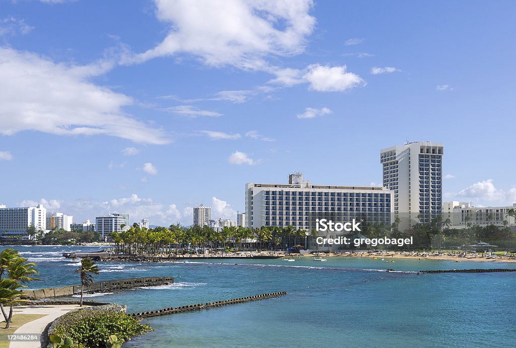 Отели и здания в городе Сан Хуан, Пуэрто-Рико - Стоковые фото Condado Beach роялти-фри