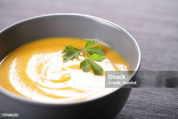 Sopa De Calabaza Amarilla Foto de stock y más banco de imágenes de Alimento - Alimento, Amarillo - Color, Calabacita