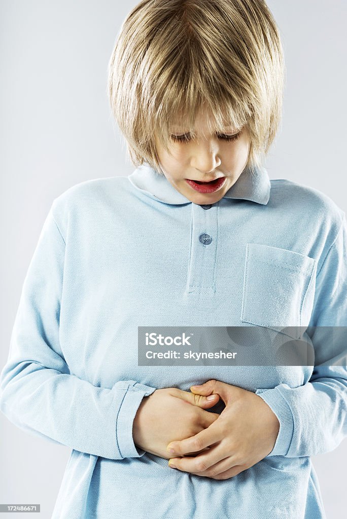 少年、腹痛 - 子供のロイヤリティフリーストックフォト