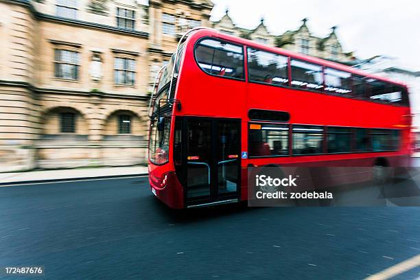 Autobus Rosso A Due Piani A Londra Immagine Mossa - Fotografie stock e altre immagini di Autobus - Autobus, Londra, Ambientazione esterna