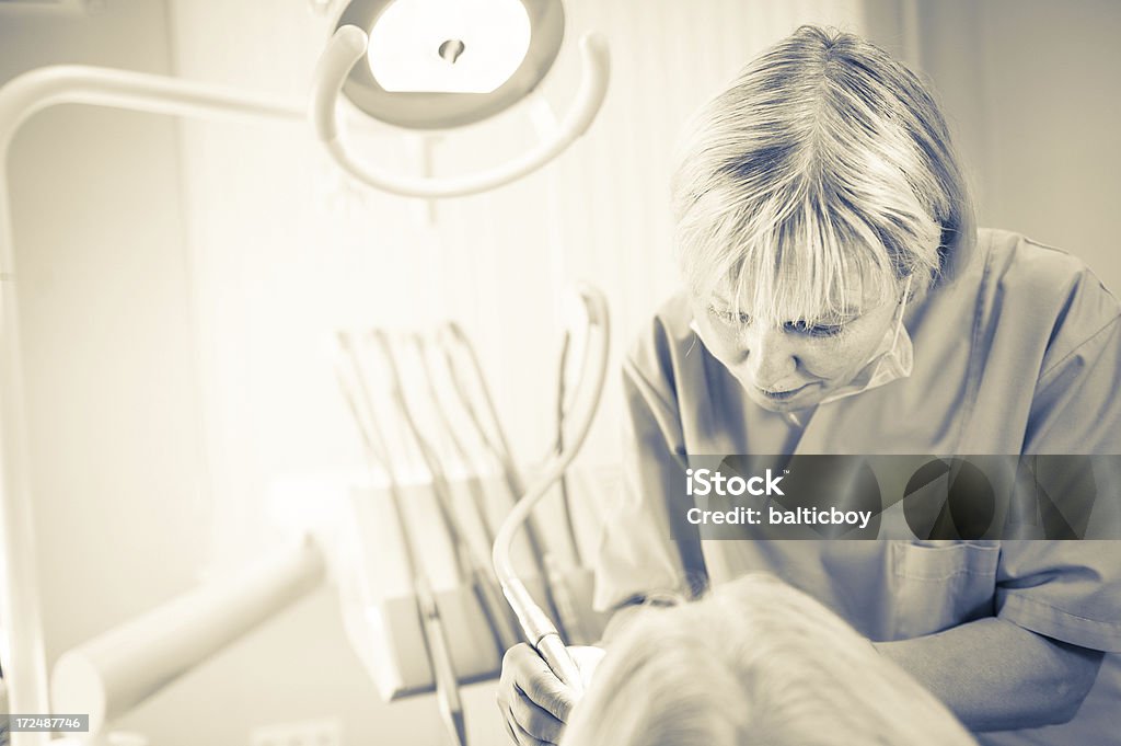 Zahnarzt arbeitet - Lizenzfrei Arbeiten Stock-Foto