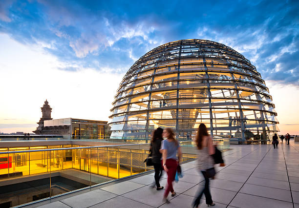 cúpula do reichstag, berlim - berlin germany imagens e fotografias de stock