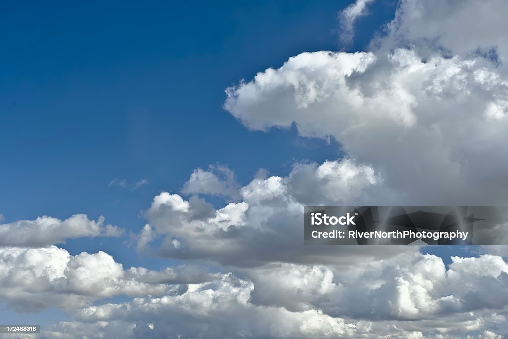 Cielo e nuvole sfondo XXXL - Foto stock royalty-free di Ambientazione esterna