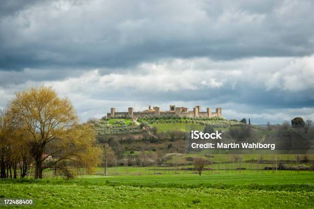 Foto de Primavera Paisagem Toscana e mais fotos de stock de Agricultura - Agricultura, Ajardinado, Aldeia