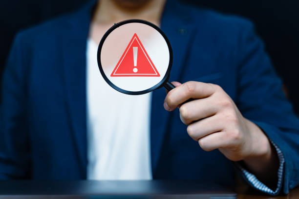 istock Emergency warning alert alarm on Smartphone, Data network protection, Virus alarm. 1725040864