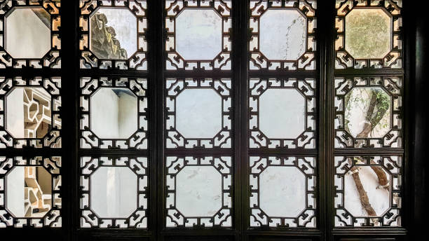 istock Traditional Chinese architecture and window grilles 1725090582
