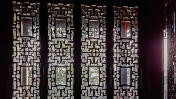 istock Traditional Chinese architecture and window grilles 1725104351