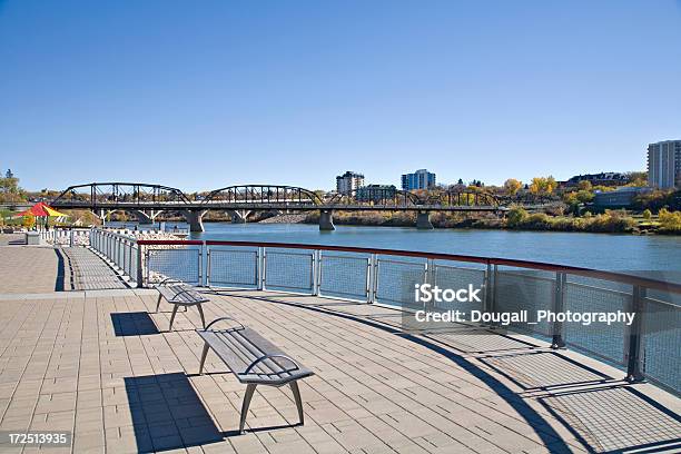 Riverside Lookout W Południe Miasta Saskatoon - zdjęcia stockowe i więcej obrazów Saskatoon - Saskatoon, Bez ludzi, Biznes