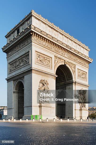 Arco Di Trionfo Degli Champselysées - Fotografie stock e altre immagini di Ambientazione esterna - Ambientazione esterna, Architettura, Arco - Architettura