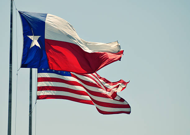 texas-rising - texas state flag stock-fotos und bilder