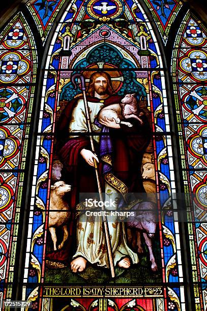 Photo libre de droit de Vitrail Représentant Jésus Que The Good Shepherd banque d'images et plus d'images libres de droit de Vitrail - Vitrail, Jésus-Christ, Agneau - Animal