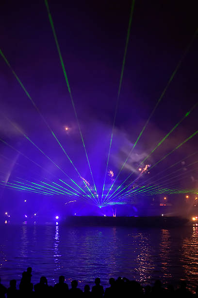 evento de música & luz - laser firework display performance showing imagens e fotografias de stock