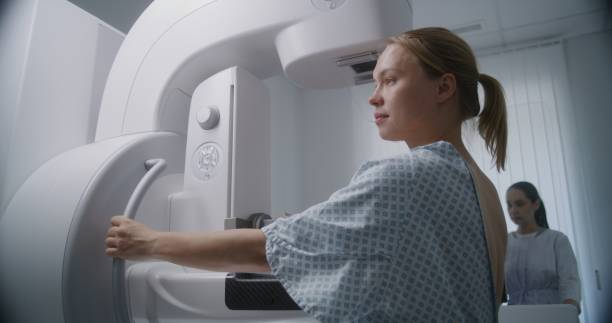 istock Female patient undergoing mammography screening procedure 1725166079