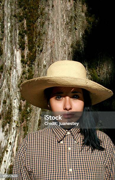Sombra Stockfoto und mehr Bilder von Rancher - Rancher, Sinnlichkeit, Agrarbetrieb