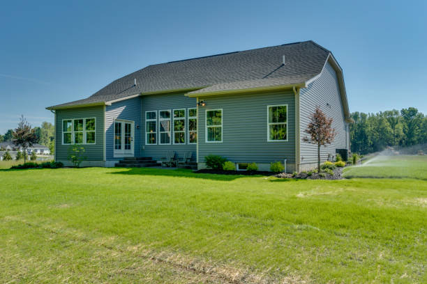 istock Sprinklers on the lawn on a beautiful sunny day 1725313605