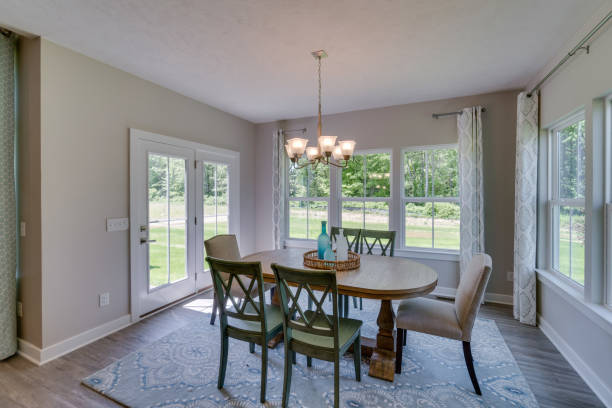 istock Dining room nook that is part of the kitchen area 1725313607