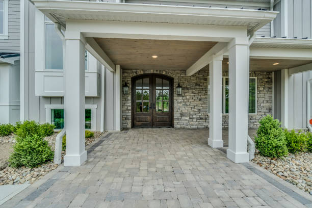 istock Brick pavers leading to front double doors 1725333828