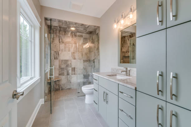 istock Lovely floorplan design of bathroom 1725334378
