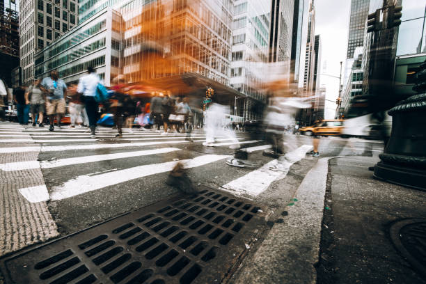 istock Pedestrian crossing in New York 1725476066