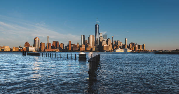 istock View to downtown Manhattan skyline at sunset 1725476723