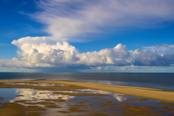 istock Storm cloud approaching Texel island over the North sea 1725748981