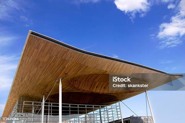 Cardiff Assembleia Nacional De Edifício - Fotografias de stock e mais imagens de País de Gales - País de Gales, Cardiff - País de Gales, Linha de Produção