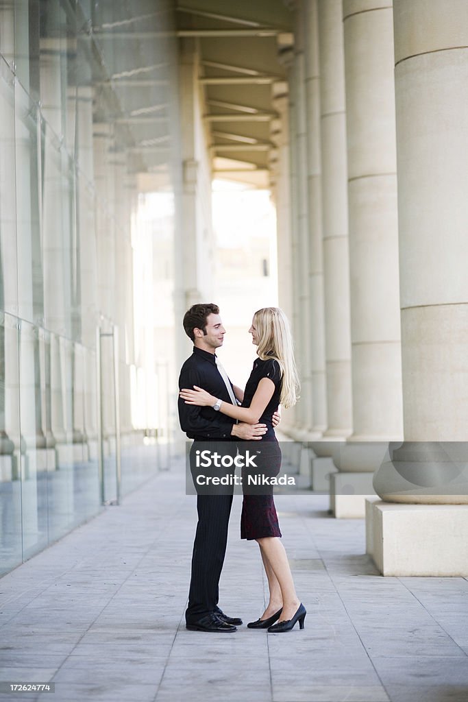 Jeune Couple - Photo de Adulte libre de droits