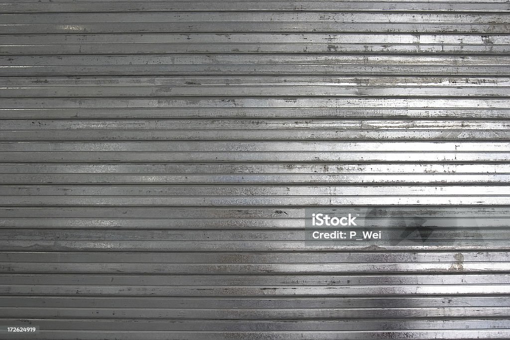 Справочная информация: Гофрированное металлическая дверь - Стоковые фото Алюминиевый лист роялти-фри