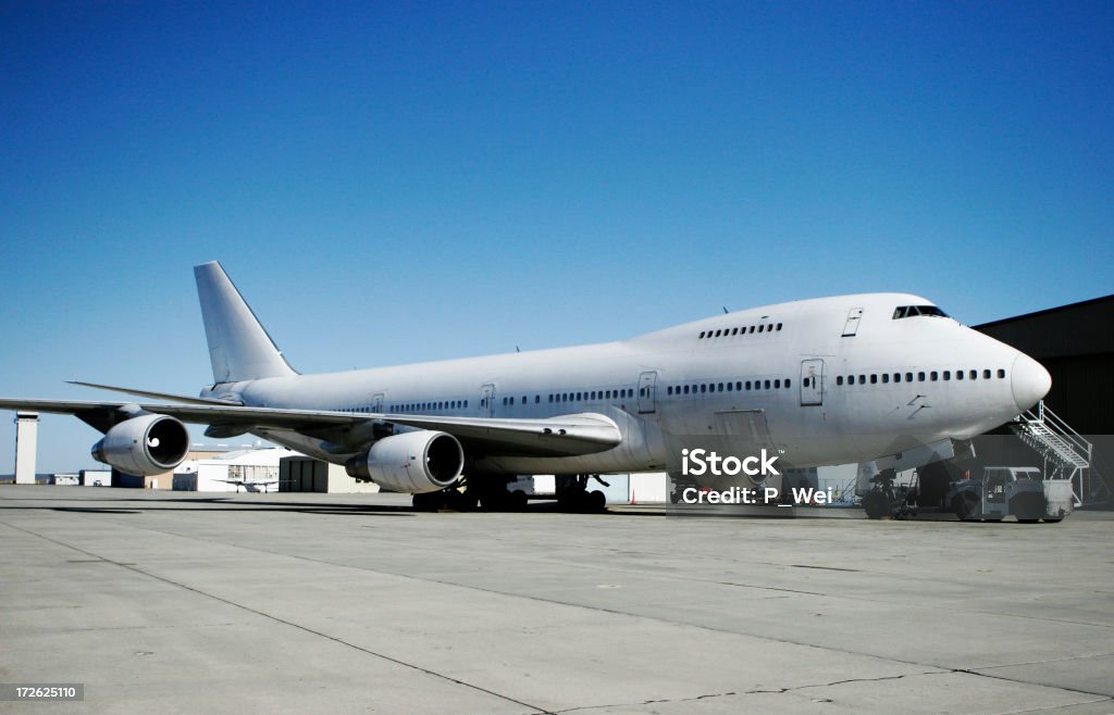 All white 747 plane - Foto stock royalty-free di Aereo di linea