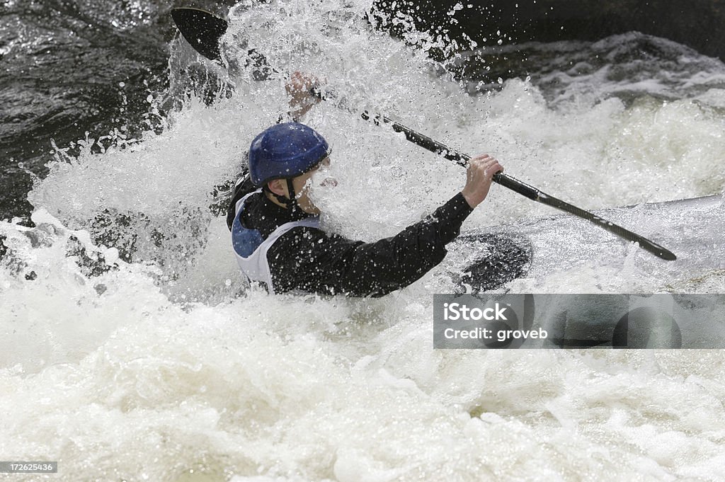 Kayak en aguas bravas - Foto de stock de Actividades recreativas libre de derechos