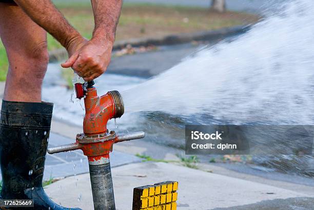 Gush - Fotografie stock e altre immagini di Sprizzare - Sprizzare, Idrante - Attrezzatura di sicurezza, Spruzzare