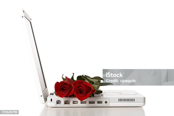 Amore Online - Fotografie stock e altre immagini di Amore - Amore, Appuntamento online, Avventura romantica sul lavoro