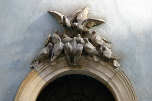 istock Portal with doves 172625823