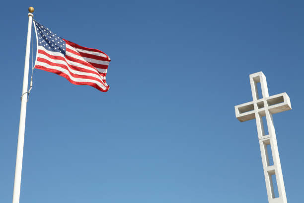 istock American Flag and Cross 172625986