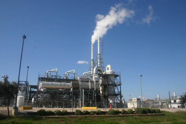 istock Chemical plant 172626402