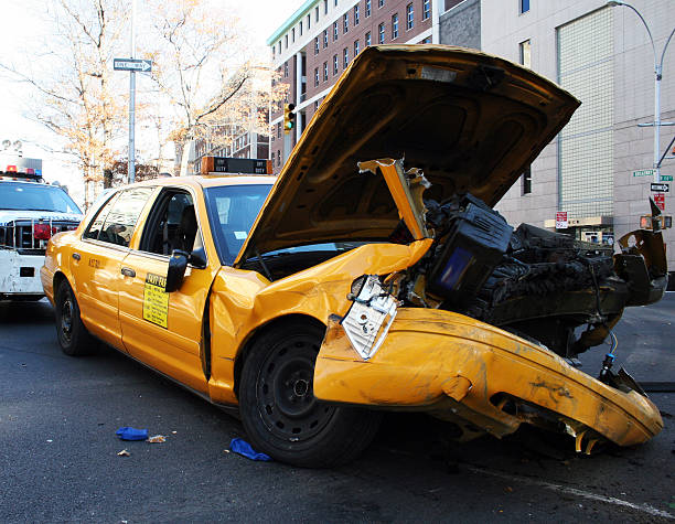 istock Taxi Crash 2 172627028