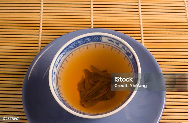 Blaue Tasse Grüner Tee Mit Bambus Stockfoto und mehr Bilder von Asiatische Kultur - Asiatische Kultur, Bambus - Material, Chinesische Kultur