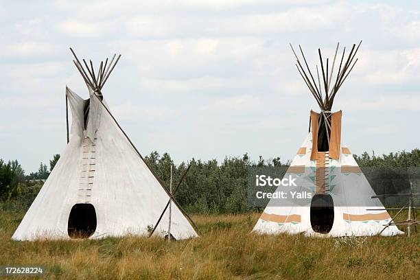 Teepees — стоковые фотографии и другие картинки Саскатун - Саскатун, Типи, Аборигенная культура