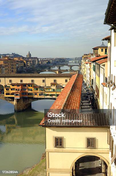 Ponte Vecchio En El Último Piso Foto de stock y más banco de imágenes de Arquitectura - Arquitectura, Azul, Belleza de la naturaleza