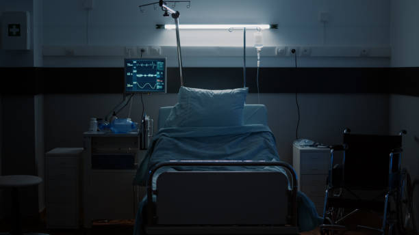 istock Empty intensive recovery room as hospital ward 1726285655