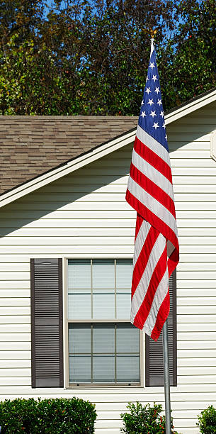 istock Patriotic Homeowner 172628747