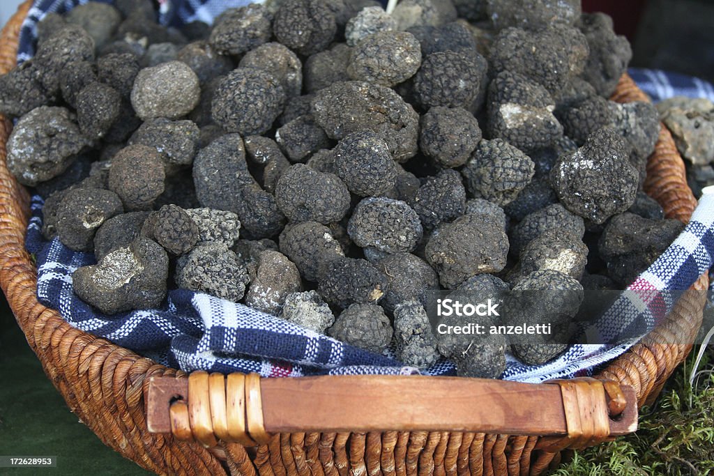 Trufas negras - Foto de stock de Trufa - Fungo royalty-free