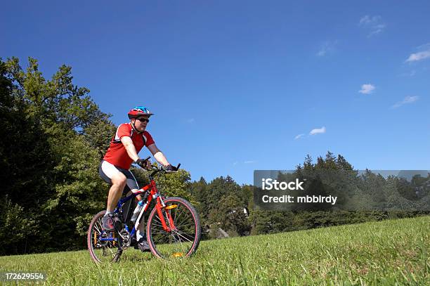 Mountainbiker On 산악 자전거를 타고 새싹 두발자전거에 대한 스톡 사진 및 기타 이미지 - 두발자전거, 손실, 건강관리와 의술