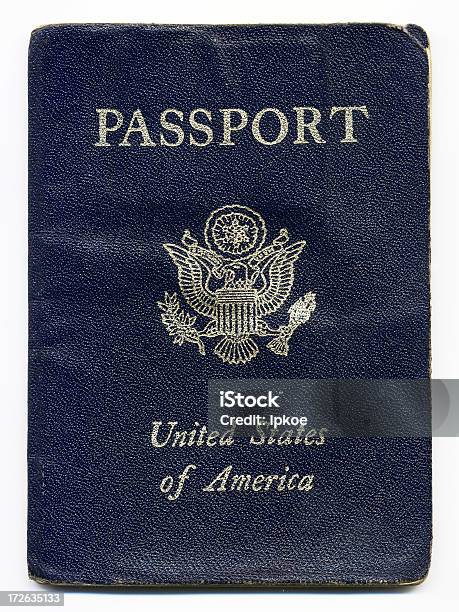 Bem Percorrida Passaporte - Fotografias de stock e mais imagens de Antigo - Antigo, Passaporte, Acabado